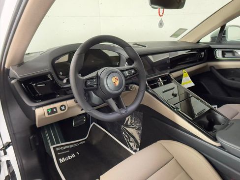 New 2026 Porsche Panamera image 4