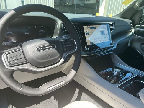 New 2026 Jeep Grand Wagoneer 4WD image 43