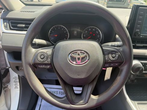 Used 2020 Toyota RAV4 LE FWD image 16