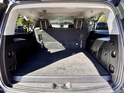 Used 2020 Chevrolet Suburban LT image 11
