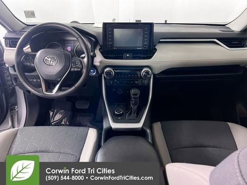 Used 2020 Toyota RAV4 XLE w/ Convenience Package image 7