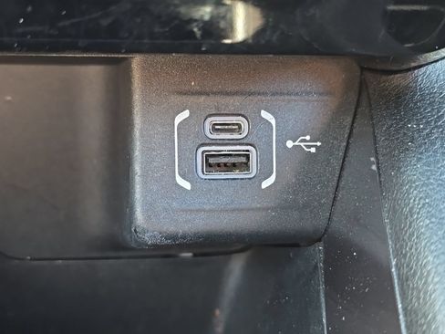 Used 2024 Jeep Compass Latitude AWD/4WD image 31