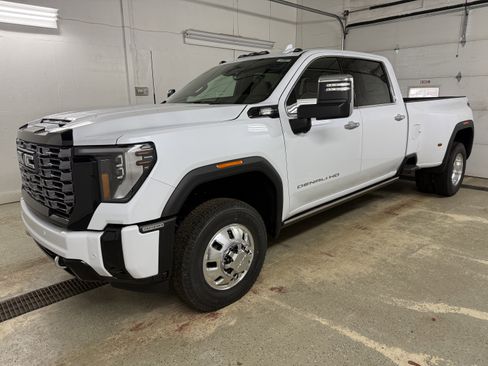 New 2026 GMC Sierra 3500 Denali Ultimate w/ Snow Plow Prep/Camper Package image 3