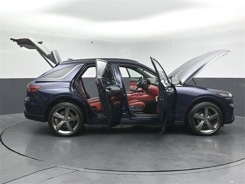 Used 2025 Genesis GV70 2.5T w/ Sport Prestige Package image 57