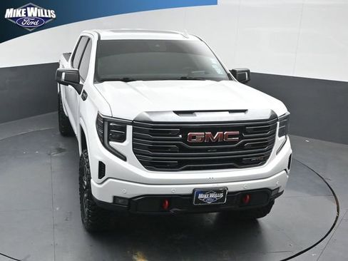 Used 2022 GMC Sierra 1500 AT4 w/ AT4 Premium Package AWD/4WD image 10