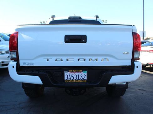 Used 2019 Toyota Tacoma TRD Sport w/ Technology Package RWD image 16