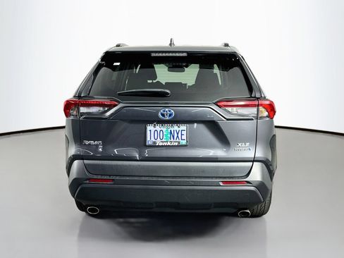 Certified 2020 Toyota RAV4 XLE w/ Convenience Package AWD/4WD image 6