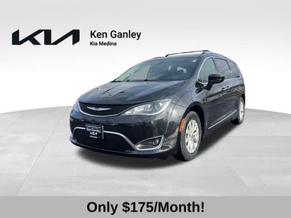 Used 2018 Chrysler Pacifica Touring-L w/ Premium Audio Group