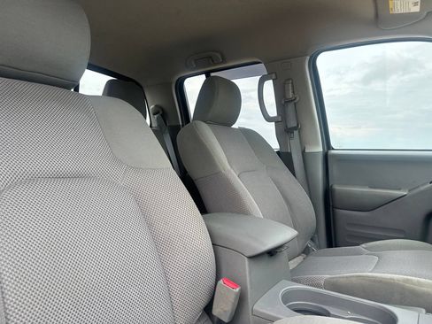 Certified 2020 Nissan Frontier SV w/ Midnight Edition Floor Mats RWD image 28