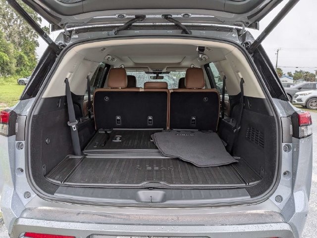 Used 2026 Nissan Pathfinder Platinum w/ Cargo Package FWD image 13