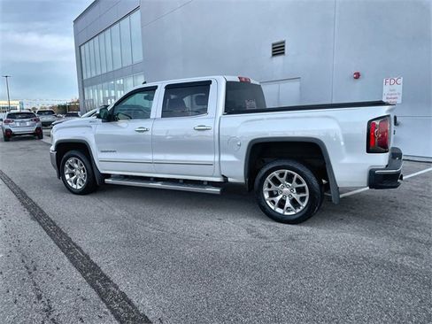 Used 2018 GMC Sierra 1500 SLT w/ SLT Premium Package image 3