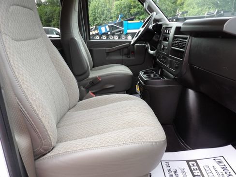 Used 2025 Chevrolet Express 3500 LS RWD image 42