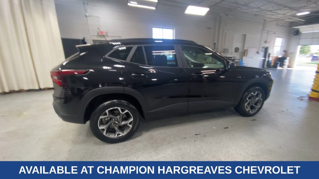 Certified 2024 Chevrolet Trax LT w/ Driver Confidence Package FWD image 11