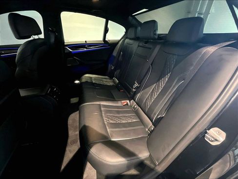 Used 2023 BMW M550i xDrive w/ Executive Package image 31