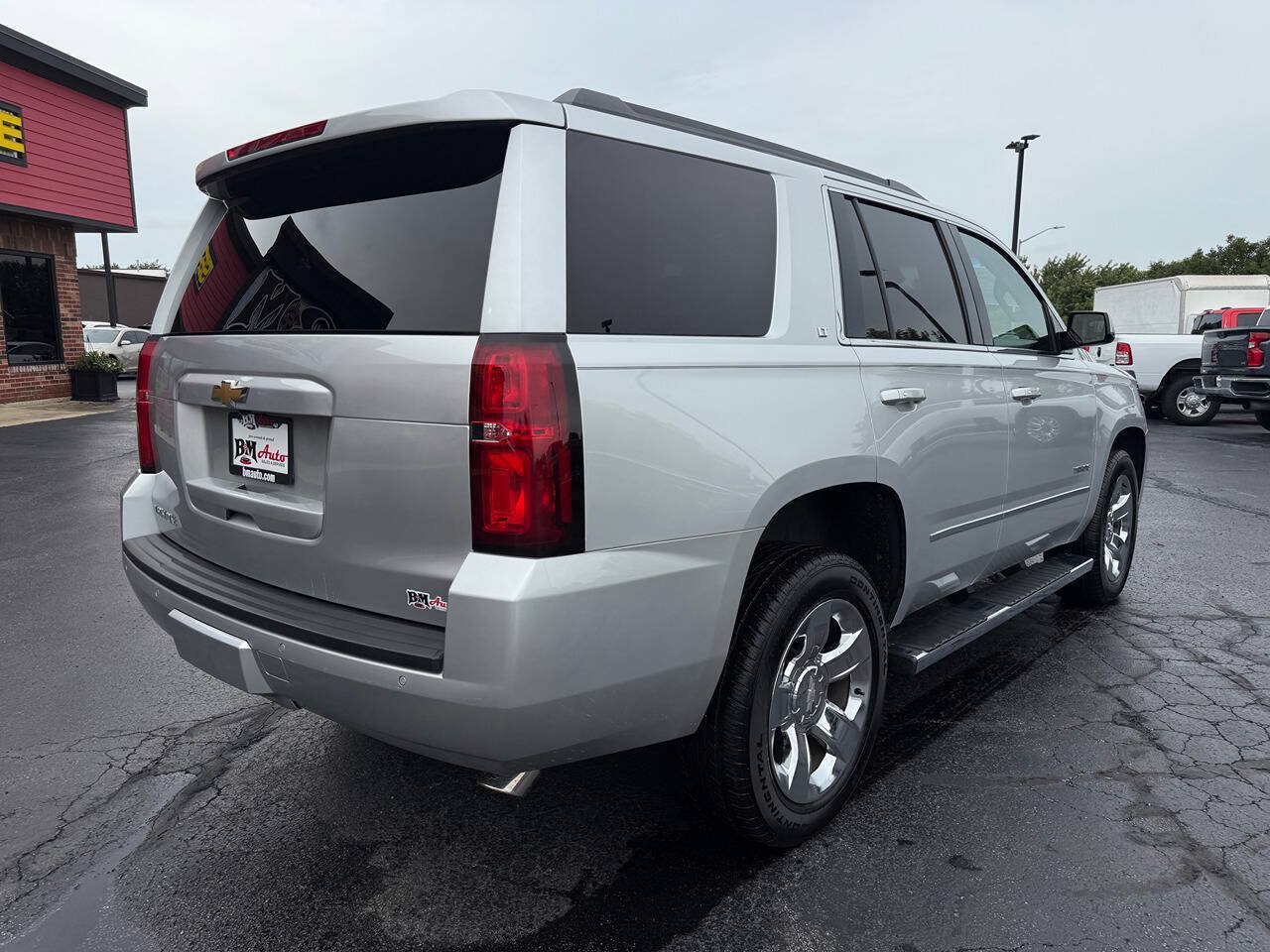 Used 2017 Chevrolet Tahoe LT w/ LT Signature Package AWD/4WD image 7