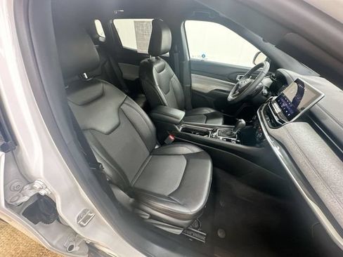 Used 2024 Jeep Compass Latitude AWD/4WD image 25