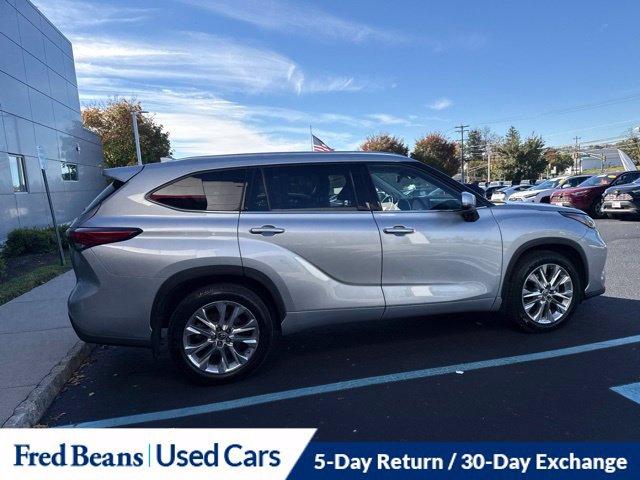 Used 2022 Toyota Highlander Limited AWD/4WD image 6