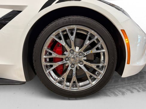 Used 2017 Chevrolet Corvette Stingray Coupe w/ Carbon Flash Badge Package RWD image 49