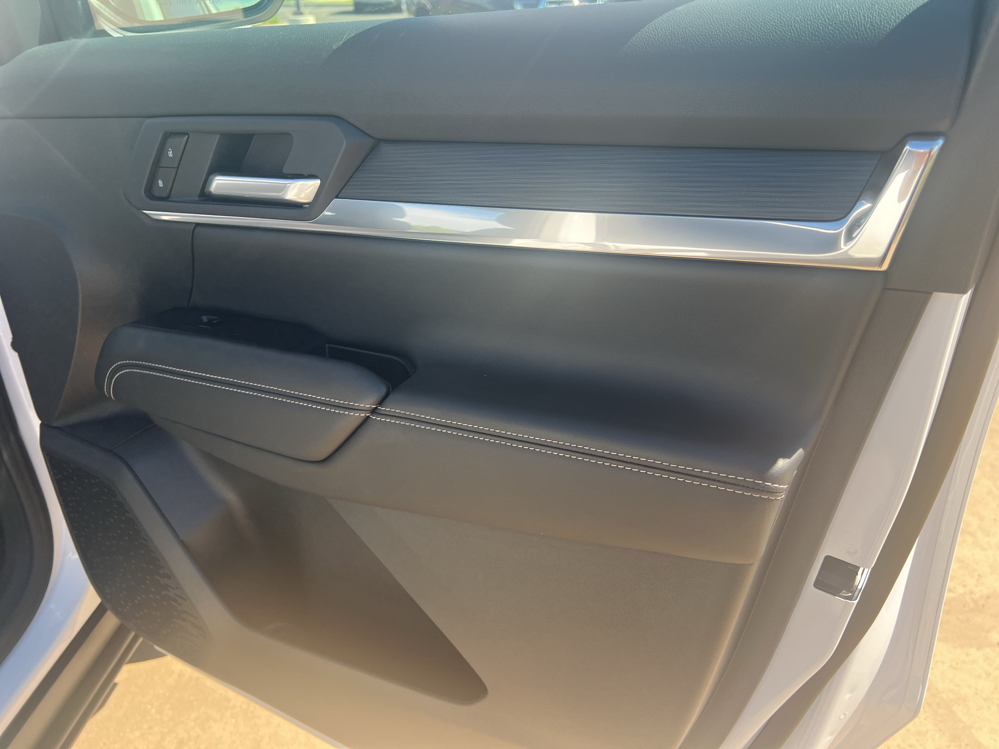 Used 2026 GMC Terrain Elevation w/ Elevation Premium Package FWD image 16