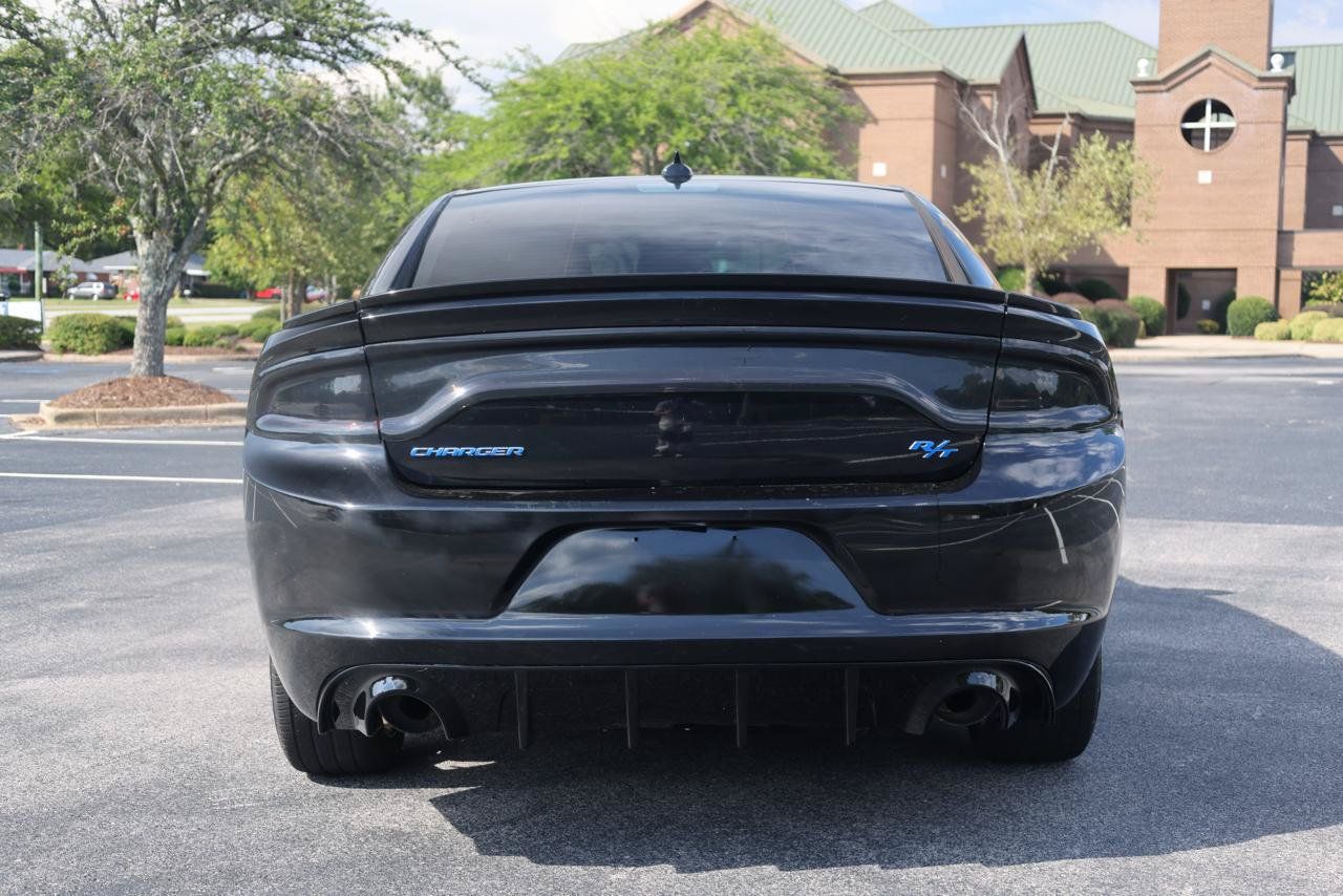 Used 2017 Dodge Charger R/T RWD image 4