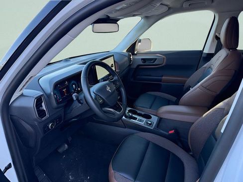Used 2025 Ford Bronco Sport Outer Banks w/ Outer Banks Tech Package+ AWD/4WD image 4
