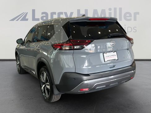 Used 2023 Nissan Rogue SL w/ SL Premium Package image 3