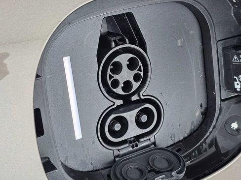 Used 2024 Mercedes-Benz Maybach EQS 680 Maybach EQS 680 image 16