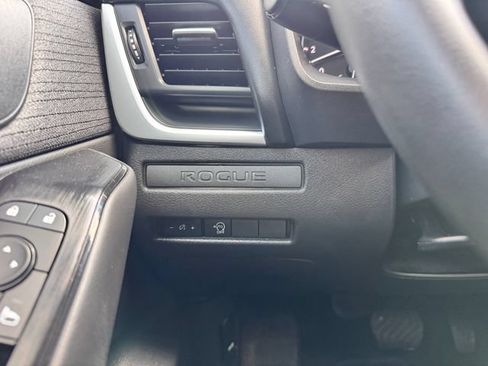 Used 2023 Nissan Rogue S AWD/4WD image 15