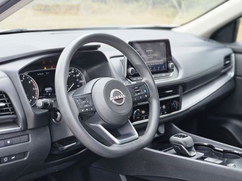Certified 2024 Nissan Rogue SV FWD image 12