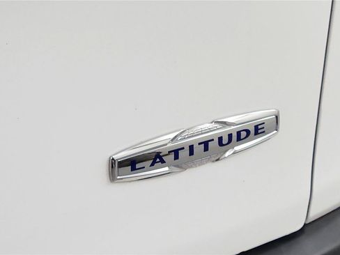 Used 2016 Jeep Cherokee Latitude w/ Comfort & Sound Group AWD/4WD image 18