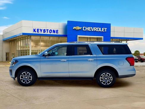 Used 2024 Ford Expedition Max XLT RWD image 4