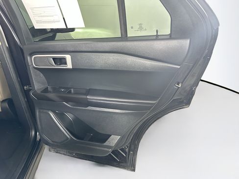 Used 2021 Ford Explorer 2WD image 31