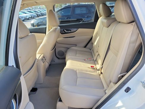 Used 2015 Nissan Rogue SL w/ SL Premium Package image 16