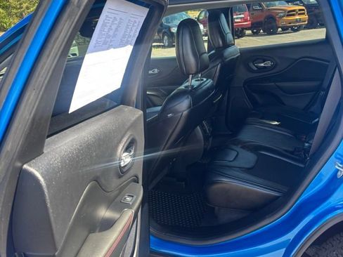 Used 2022 Jeep Cherokee Trailhawk image 13