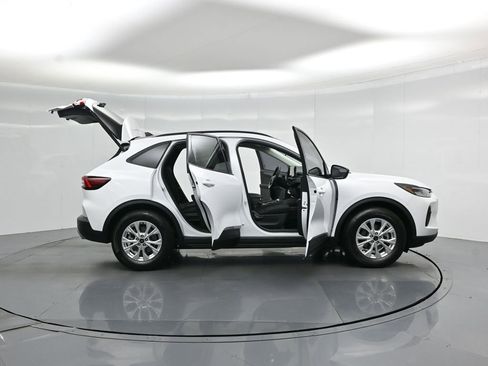 Certified 2025 Ford Escape Active w/ Tech Pack #1 FWD image 5