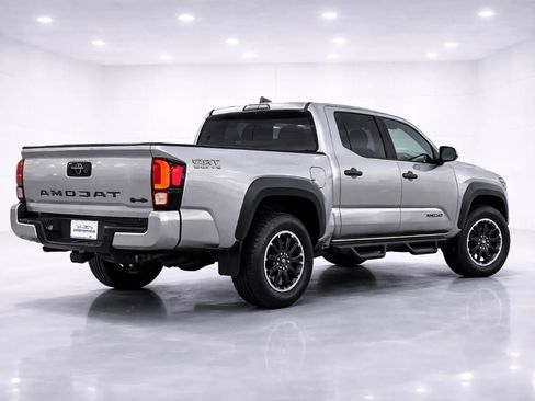 Used 2024 Toyota Tacoma TRD Off-Road image 5