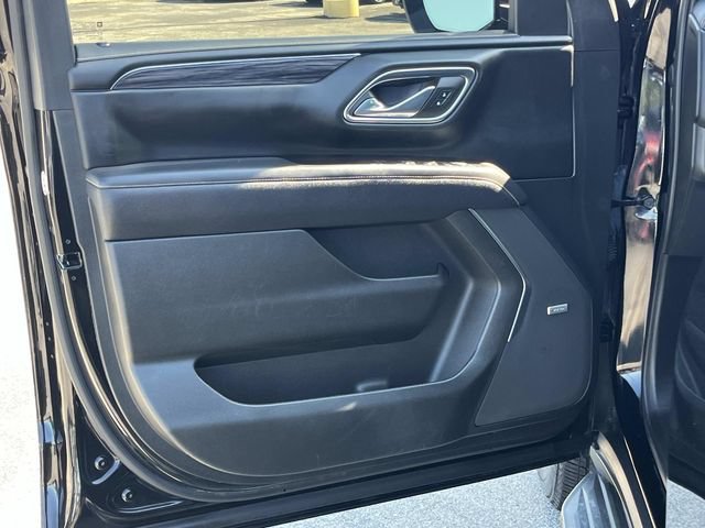 Used 2023 GMC Yukon SLT w/ SLT Premium Package AWD/4WD image 31