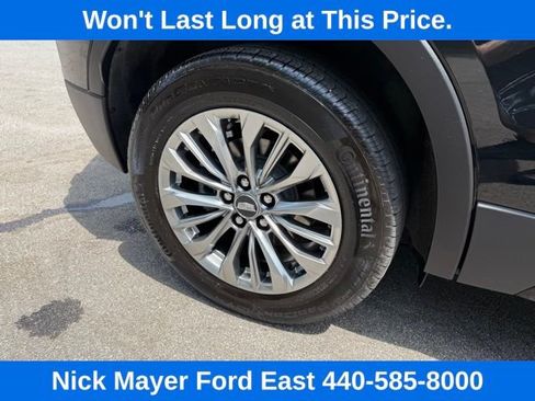 Used 2025 Cadillac XT4 Premium Luxury AWD/4WD image 38