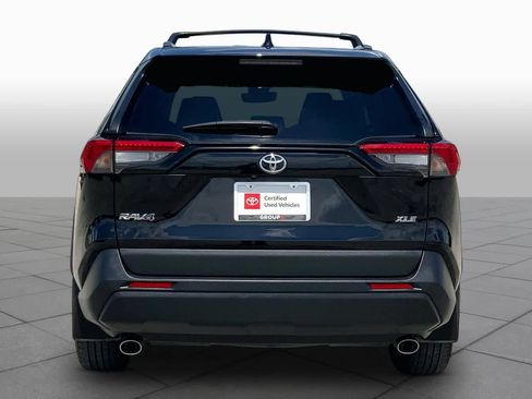 Used 2023 Toyota RAV4 XLE Premium FWD image 5