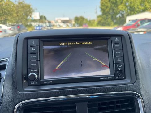 Used 2016 Dodge Grand Caravan SXT image 15