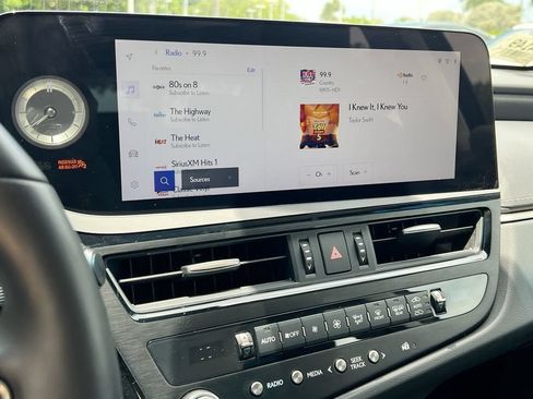 Certified 2025 Lexus ES 300h w/ Premium Package FWD image 15