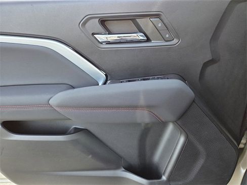 Used 2023 Chevrolet Colorado Z71 w/ Z71 Convenience Package 2 image 16