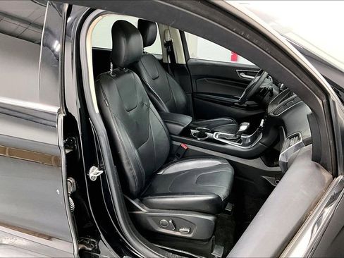 Used 2018 Ford Edge Titanium w/ Equipment Group 301A image 10