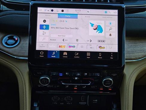 Used 2025 Jeep Grand Cherokee L Summit image 15