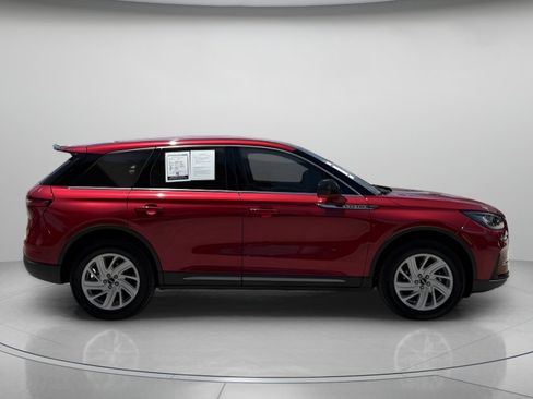 Used 2023 Lincoln Corsair FWD image 2