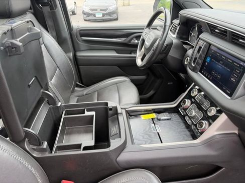 Used 2021 GMC Yukon XL Denali w/ Denali Premium Package AWD/4WD image 30