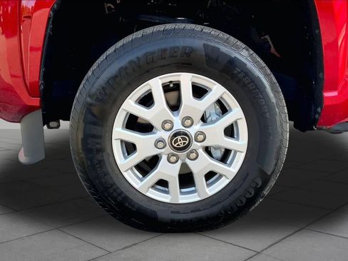 Used 2025 Toyota Tacoma SR AWD/4WD image 10