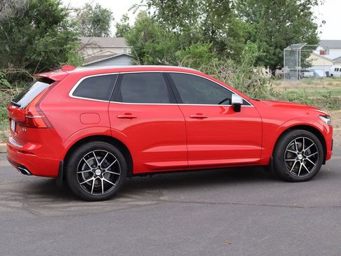 Used 2018 Volvo XC60 T8 R-Design w/ Convenience Package AWD/4WD image 4