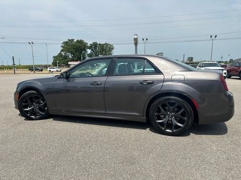 Used 2023 Chrysler 300 Touring L w/ Safetytec Plus Group RWD image 23