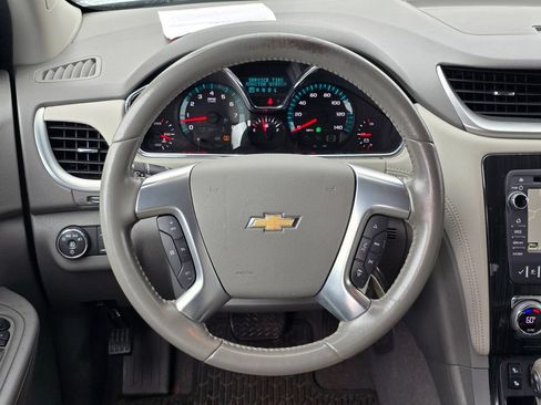 Used 2017 Chevrolet Traverse LT FWD image 6